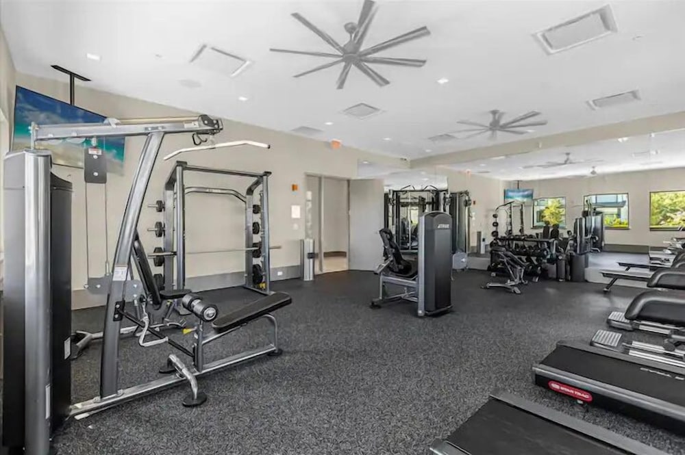 Luxurious 15br Villa With Lake View & Game/theater