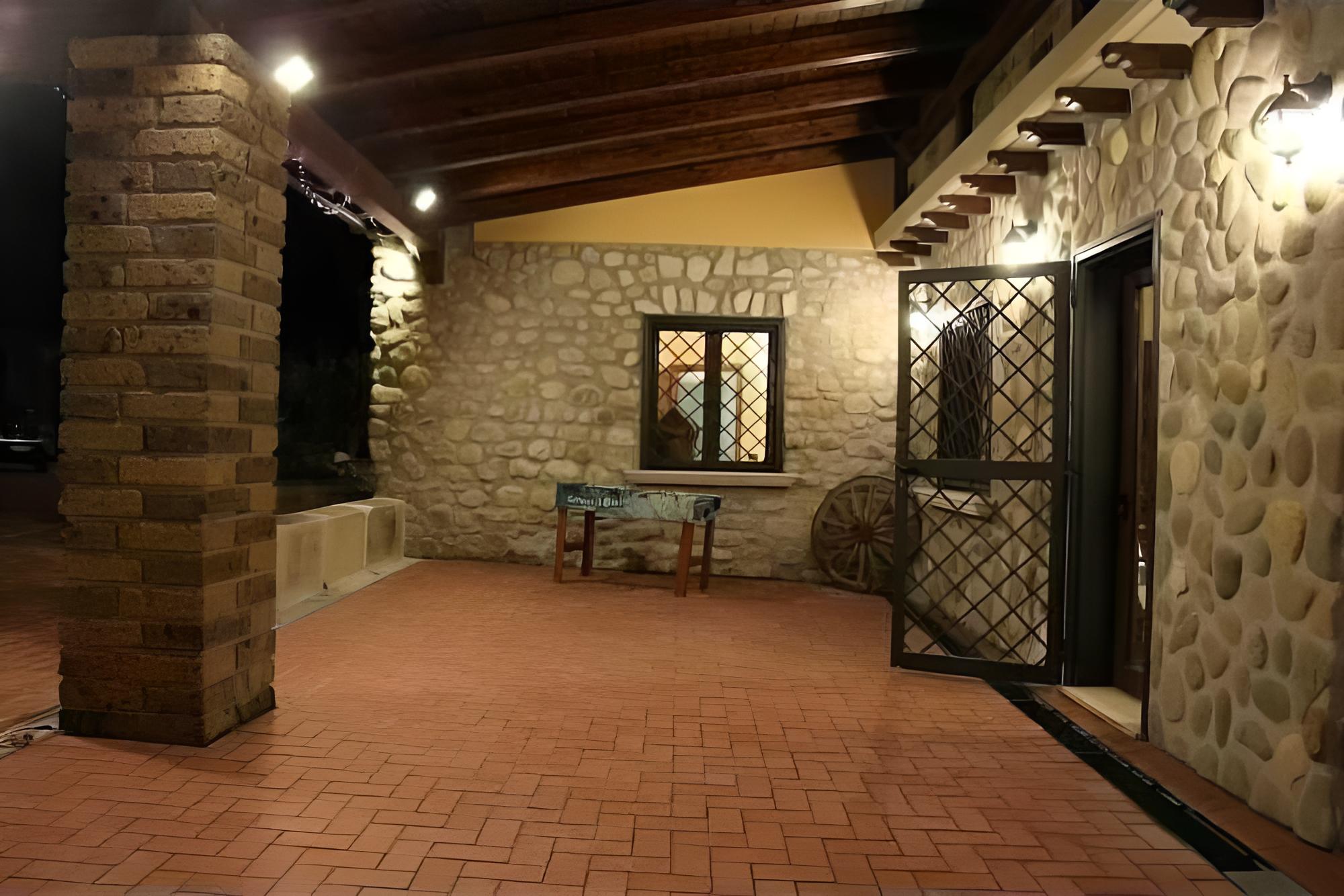 Photo 6