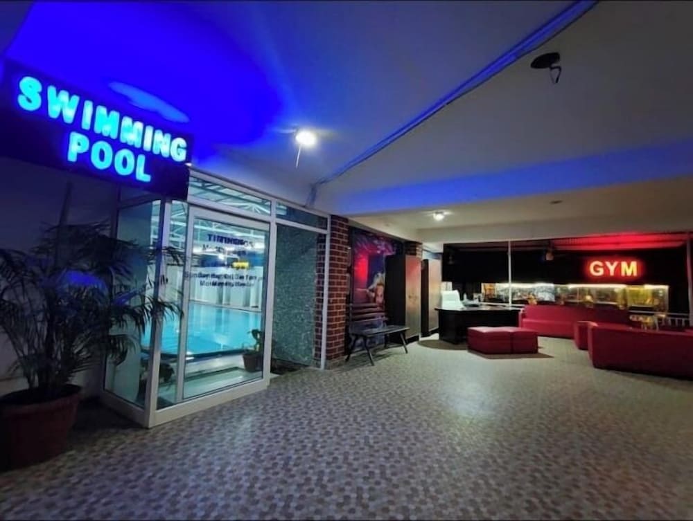 Lobby & Reception