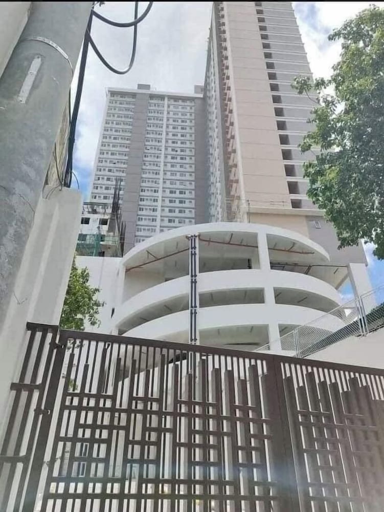 1BR Covent Garden South Tower University Belt- SM Sta Mesa, Metro Manila,Philippines
