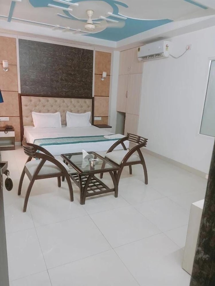 HOTEL AERO HOMESTAY