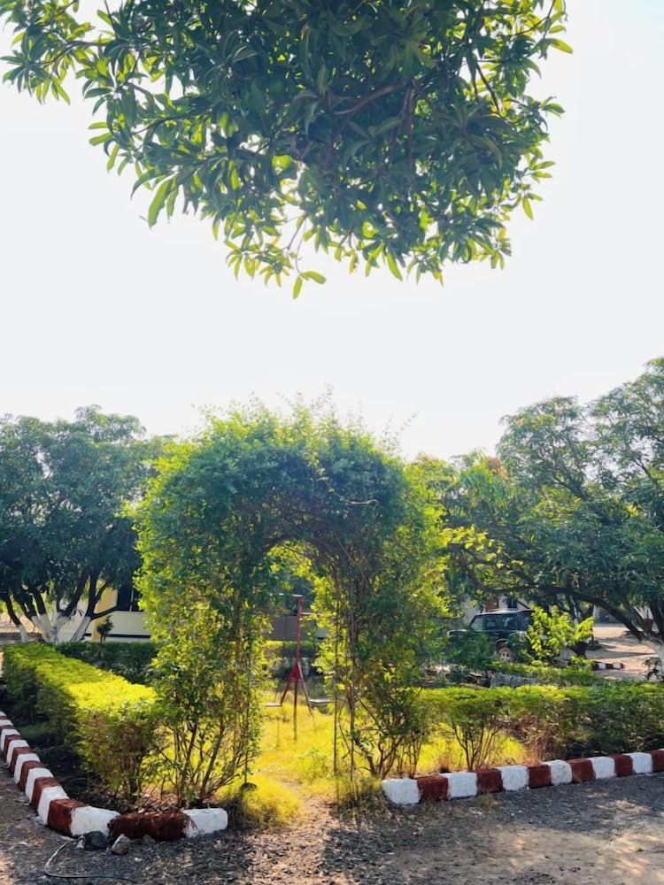 Pench Kulamama Safari Resort