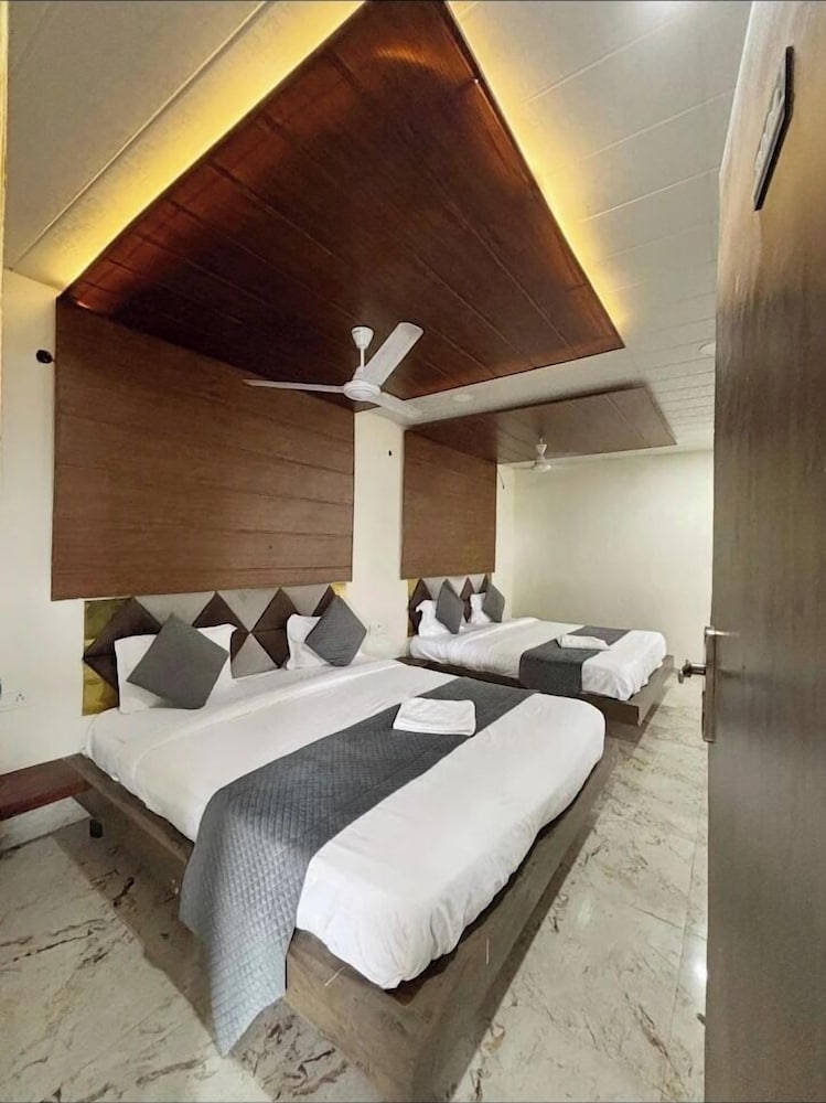 Hotel Dhana Lakshmi Bliss