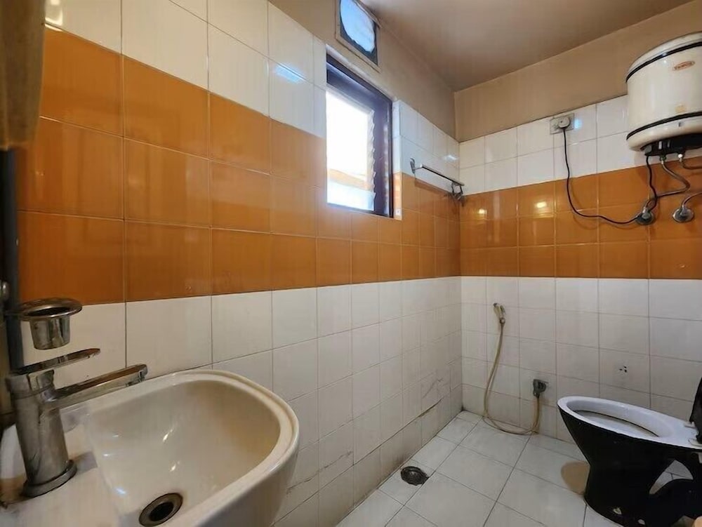 Hotel Pushpak International