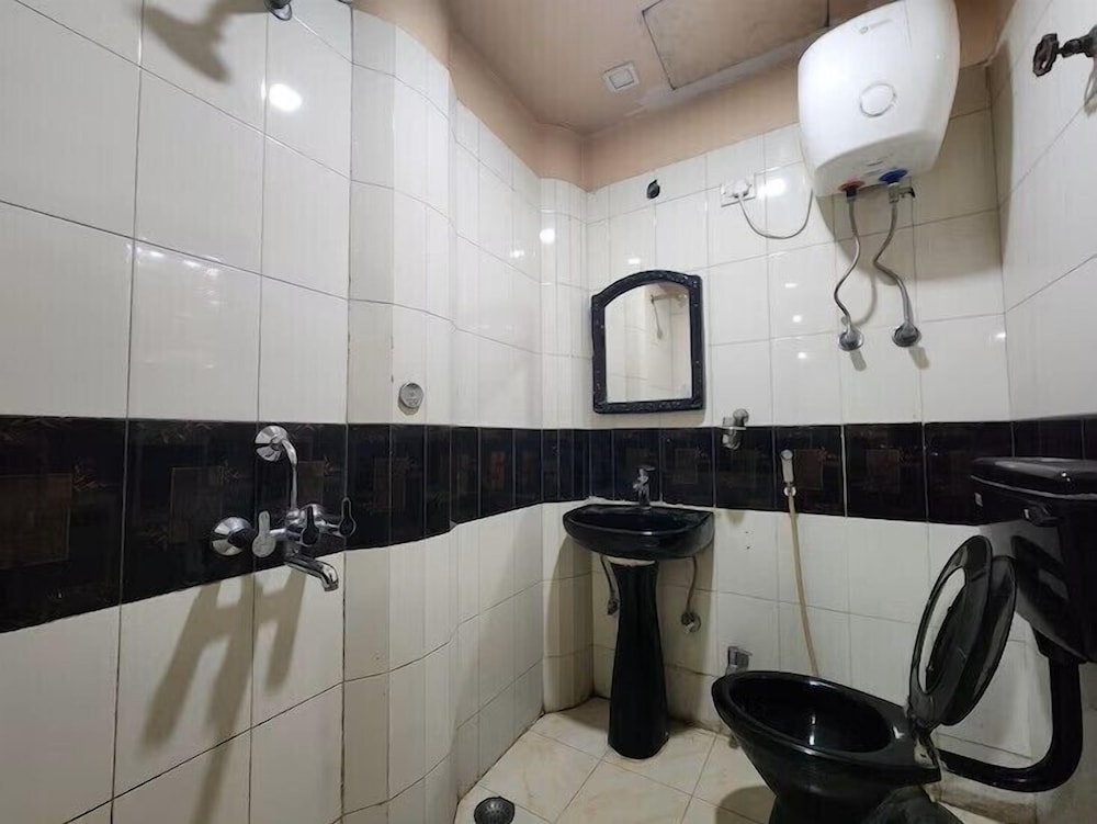 Hotel Pushpak International