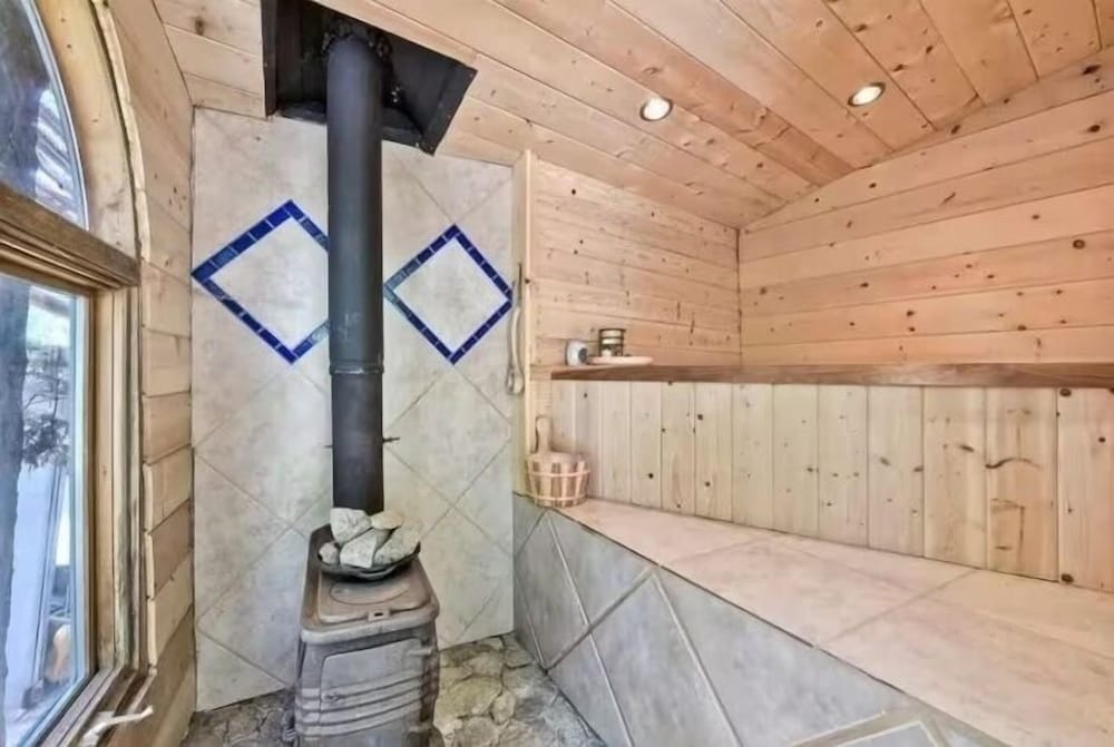 Almost Heaven Cabin - A Healthful and Relaxing Retreat