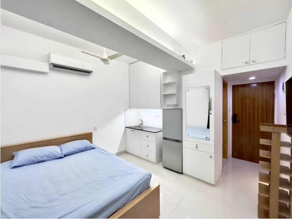 250 sq.ft Studio Apartment with Pool 3