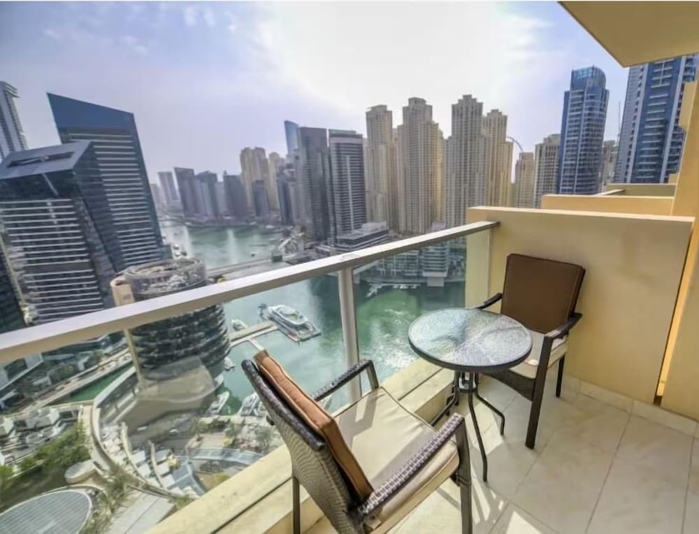 Luxury Studio with Stunning Marina & Beach Views