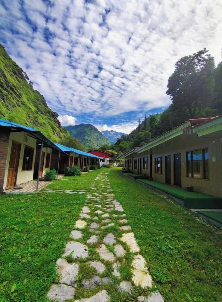 LeafWalk Resort