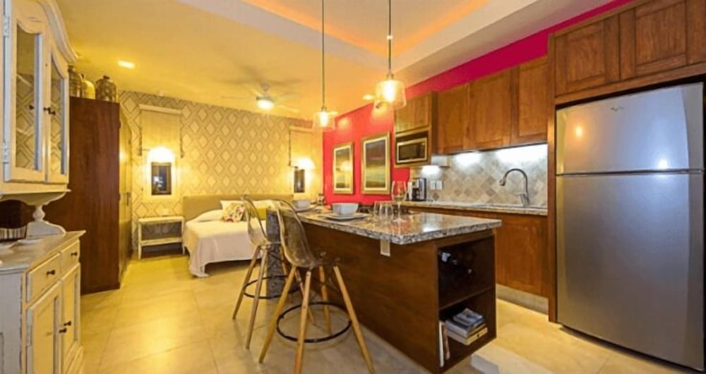ROMANTIC ZONE V177 STUDIO