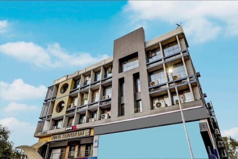 HOTEL SAROVAR INN C G ROAD