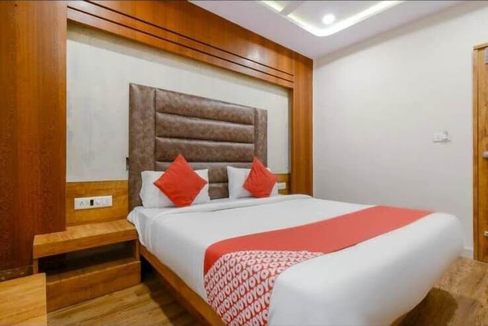 HOTEL SAFARI INN C G ROAD
