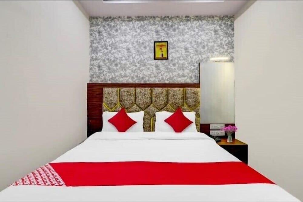 HOTEL SAROVAR INN C G ROAD