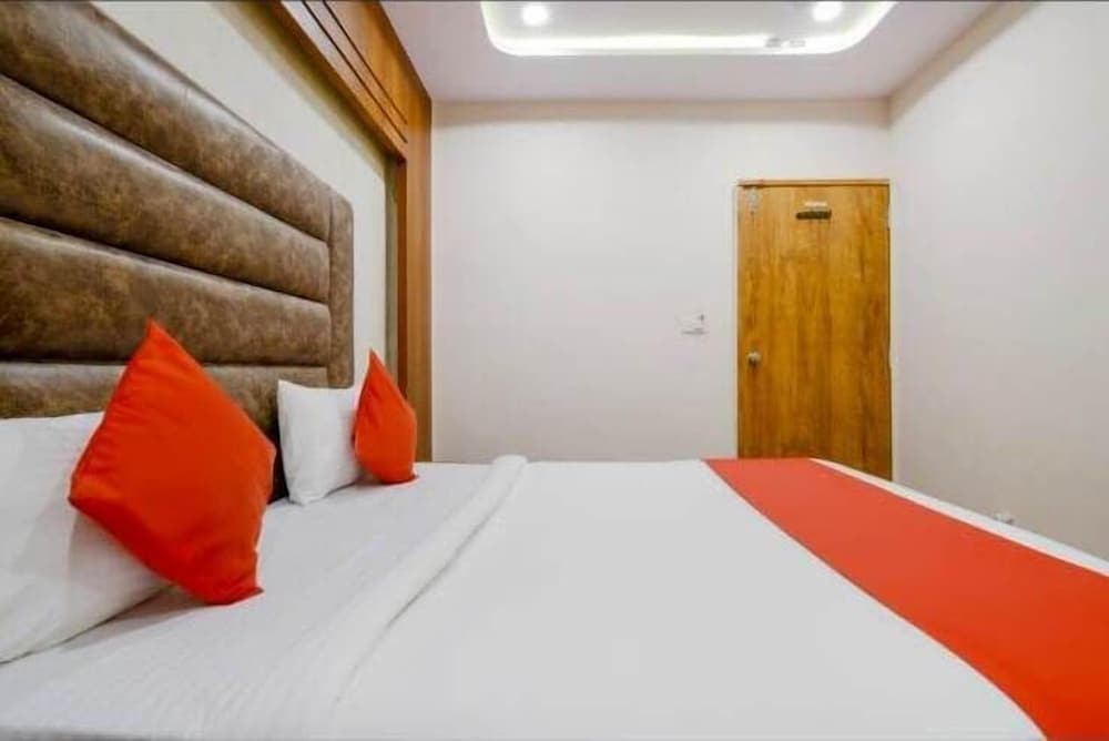 HOTEL SAFARI INN C G ROAD