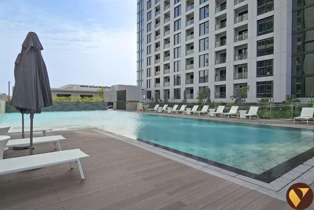 JVC unit Pool Jogging Track Play Area