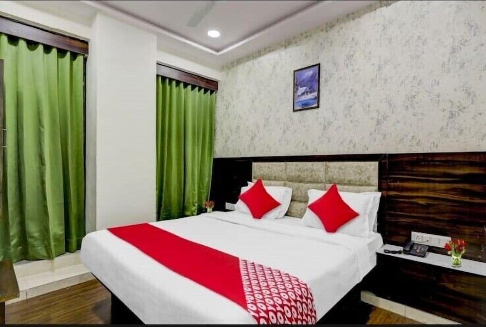 HOTEL SAROVAR INN C G ROAD