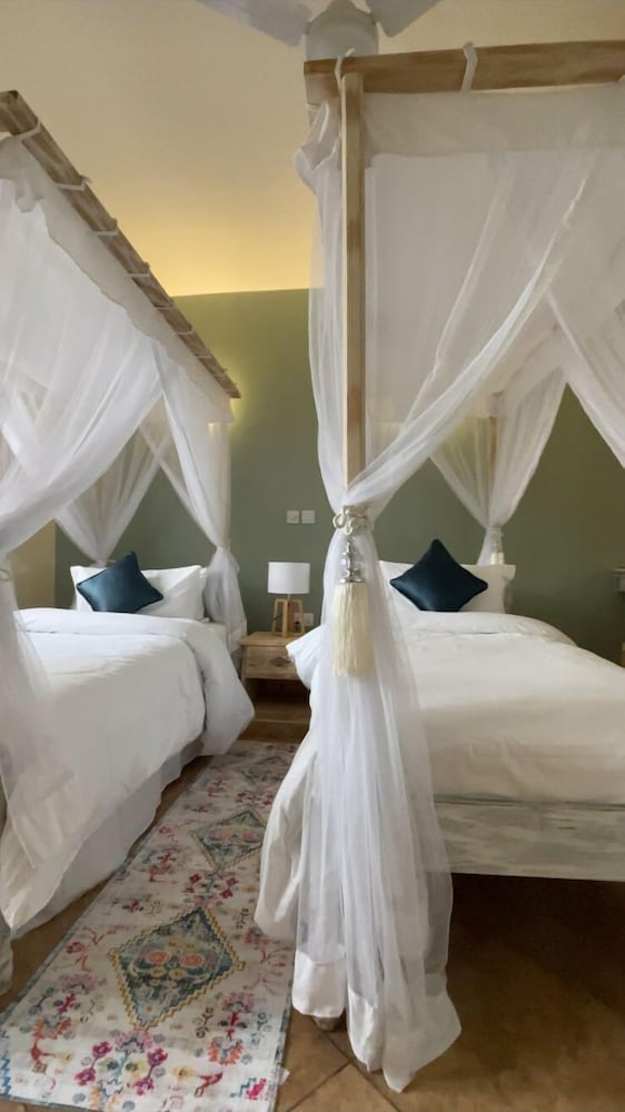 Bamburi Beach Villa LTD