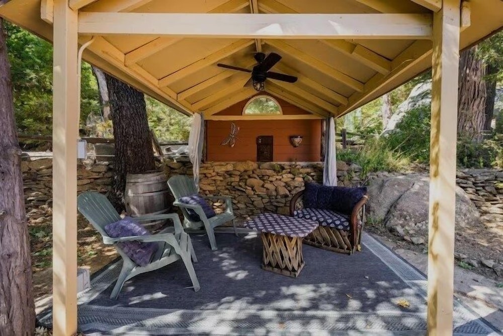 Almost Heaven Cabin - A Healthful and Relaxing Retreat