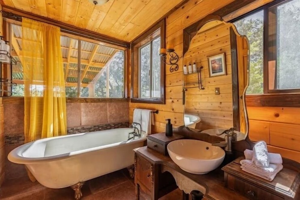 Almost Heaven Cabin - A Healthful and Relaxing Retreat