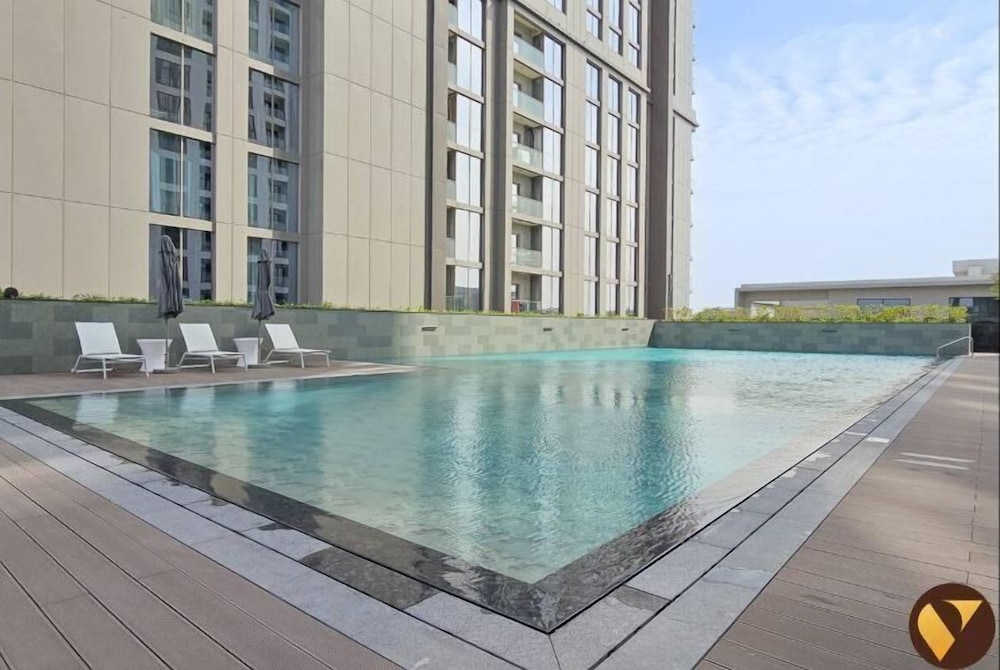 JVC unit Pool Jogging Track Play Area