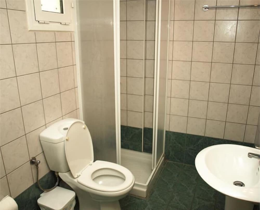Haris Apartments