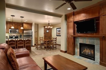 Grand Lodge On Peak 7 4 Bedroom Condo by RedAwning