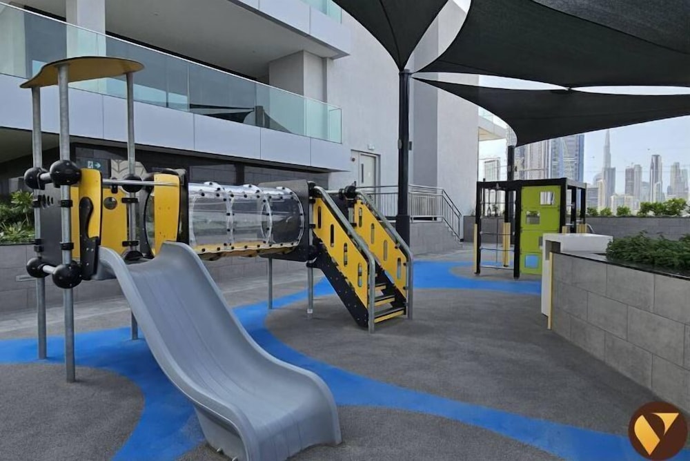 JVC unit Pool Jogging Track Play Area