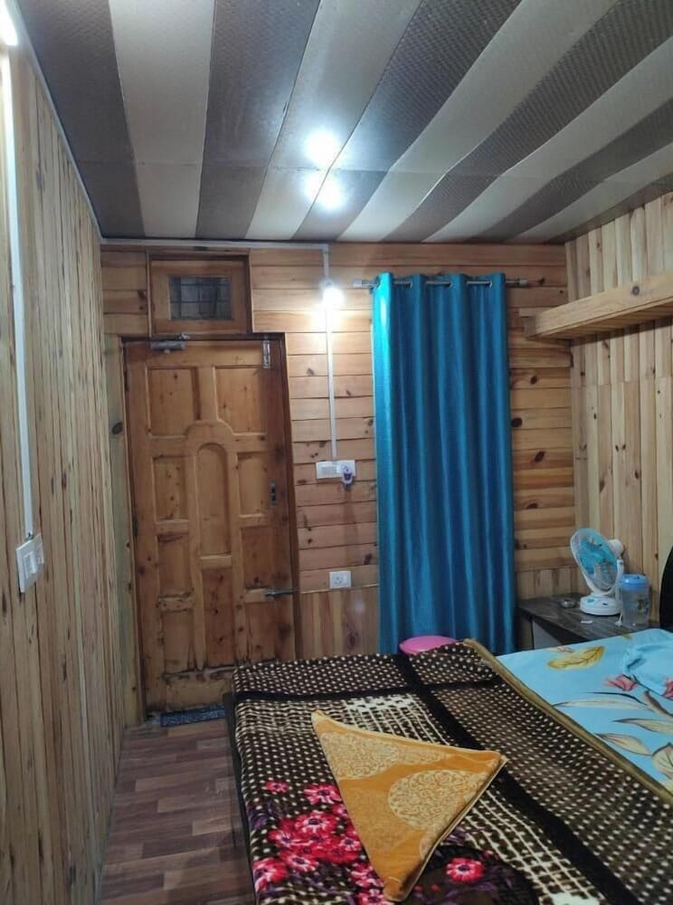 SANDEEP HOME STAY