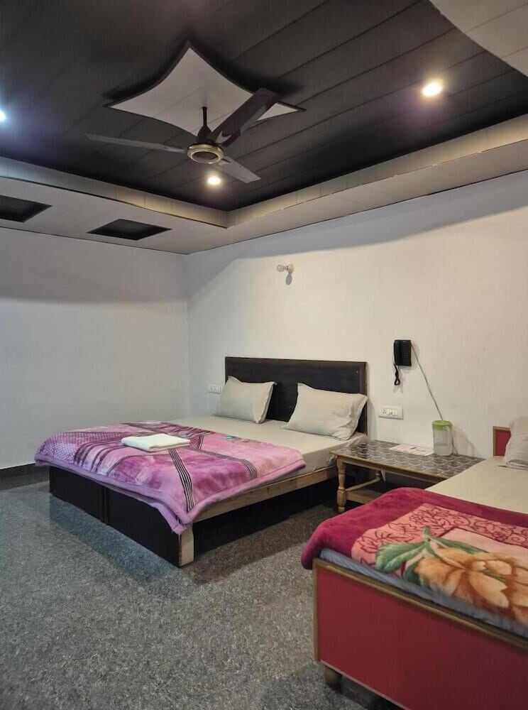Shri Narayan Resort