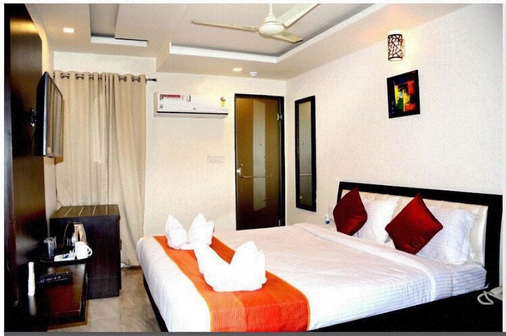 HOTEL G20 INN