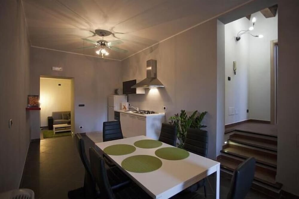 HomeHotels