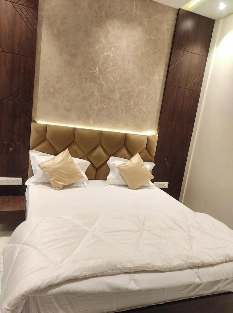 S.K. Plaza Hotel