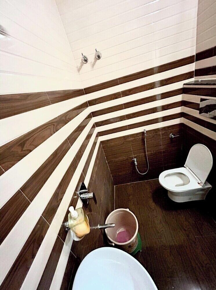 S R GUEST HOUSE