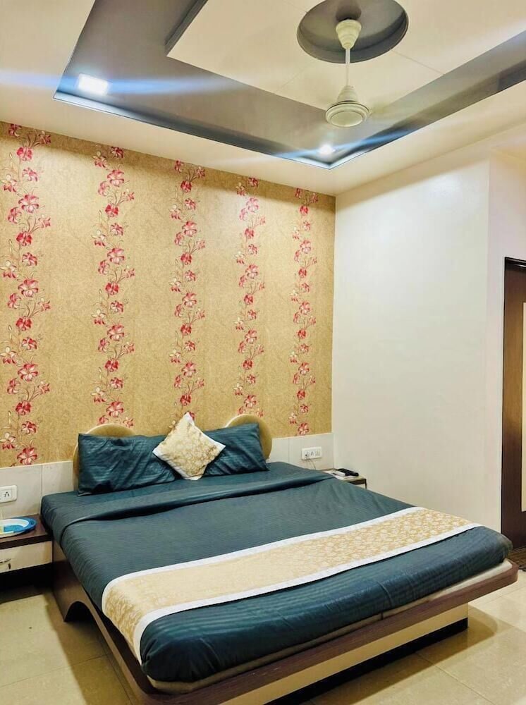Hotel Neelam