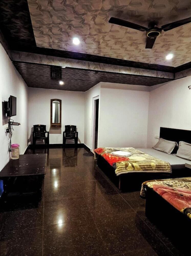Shri Narayan Resort