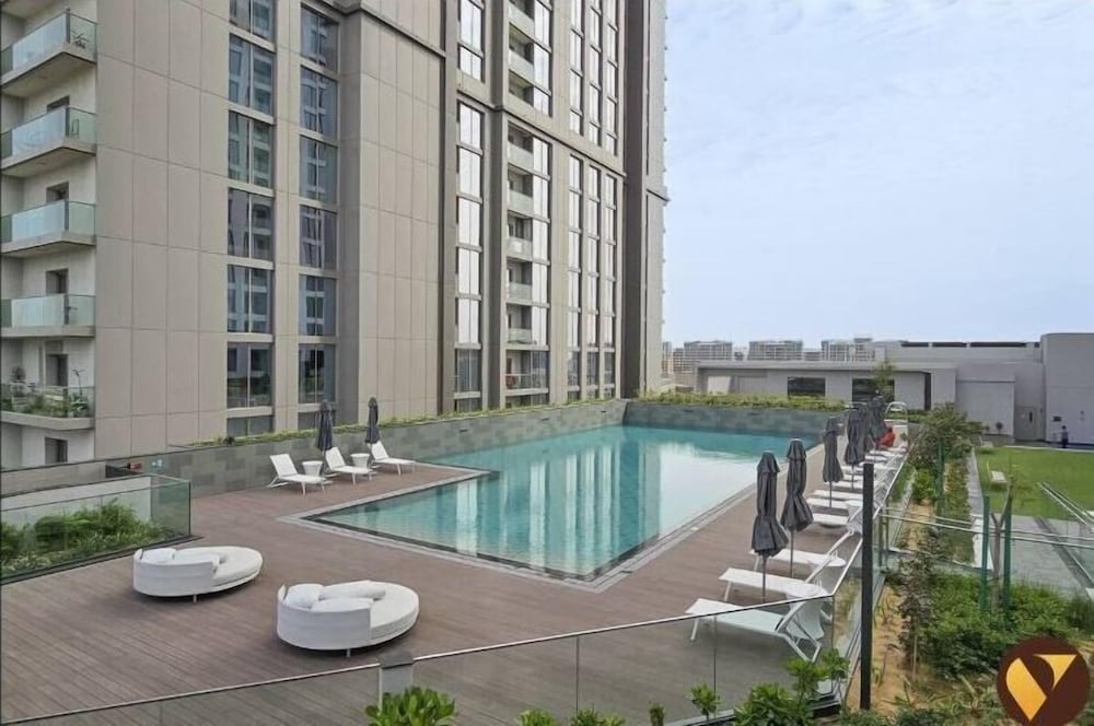 JVC unit Pool Jogging Track Play Area