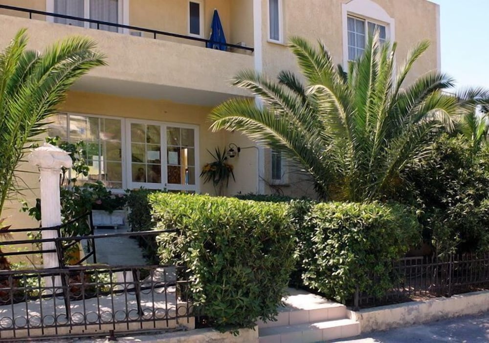 Senia Studios