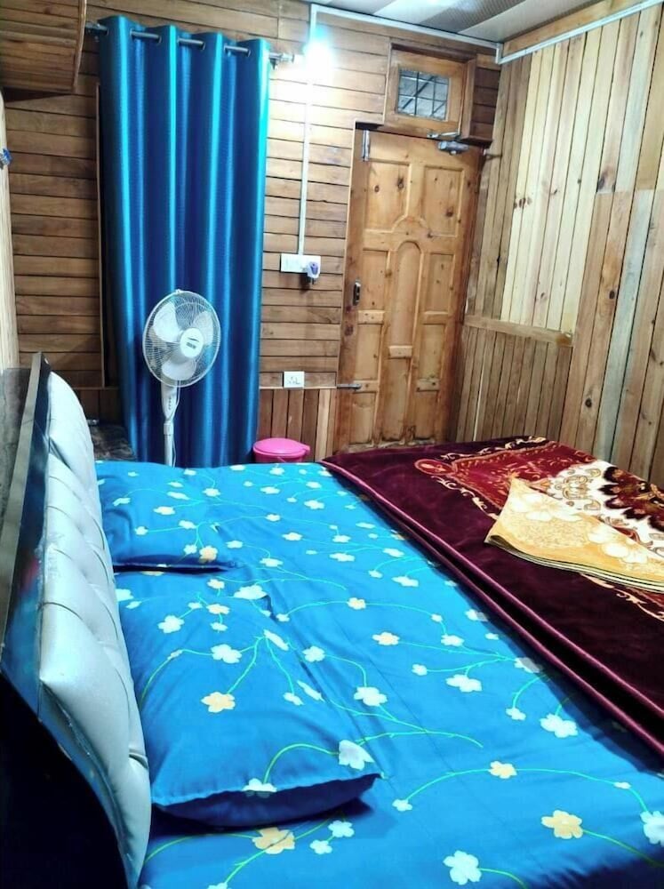 SANDEEP HOME STAY