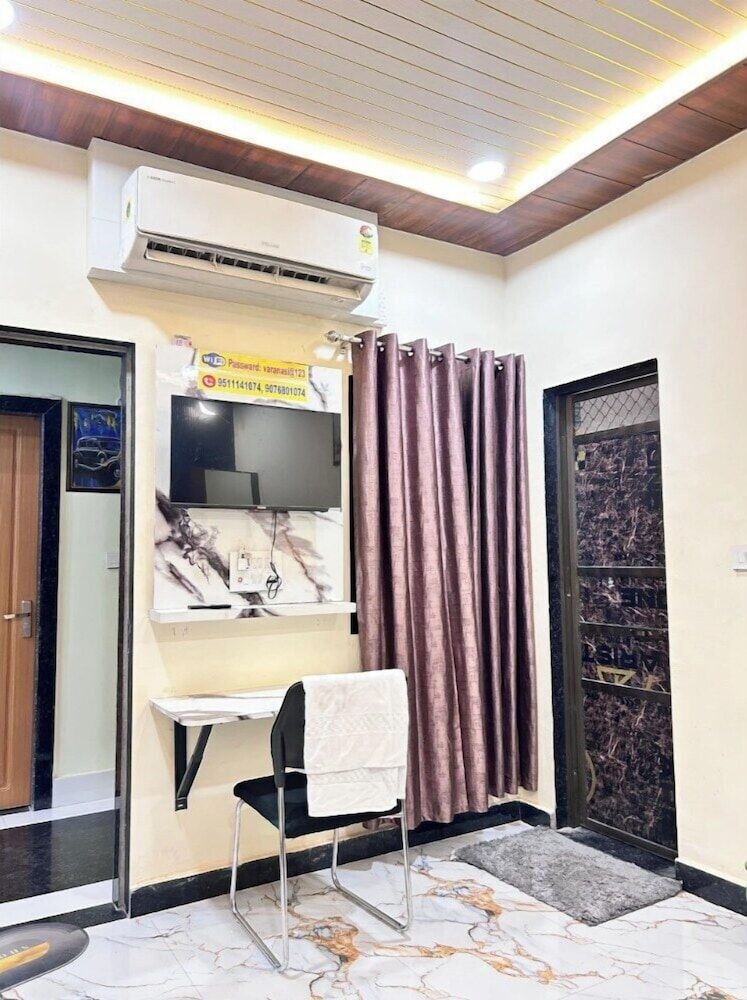 S R GUEST HOUSE