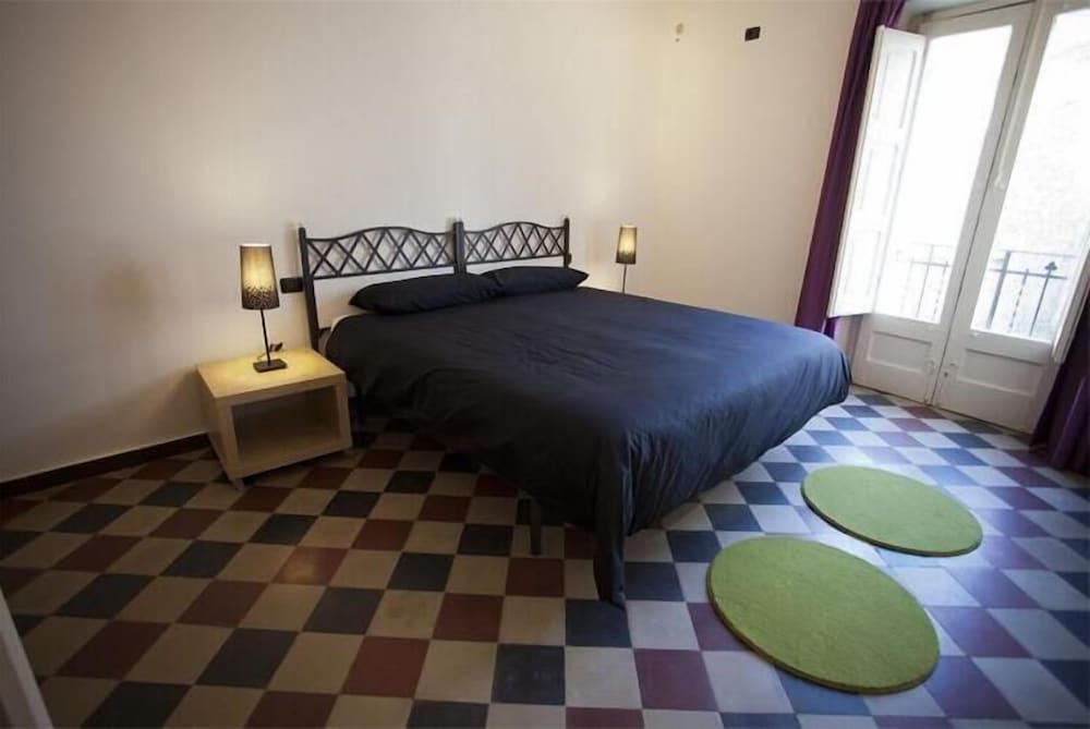 HomeHotels