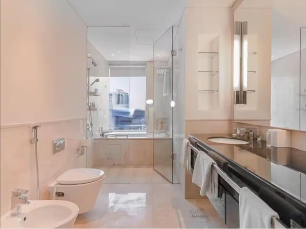 Luxury Studio with Stunning Marina & Beach Views