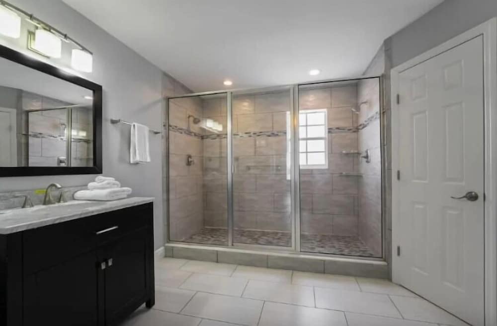 6Br Retreat W/ South Pool, Spa & Game Room Fun