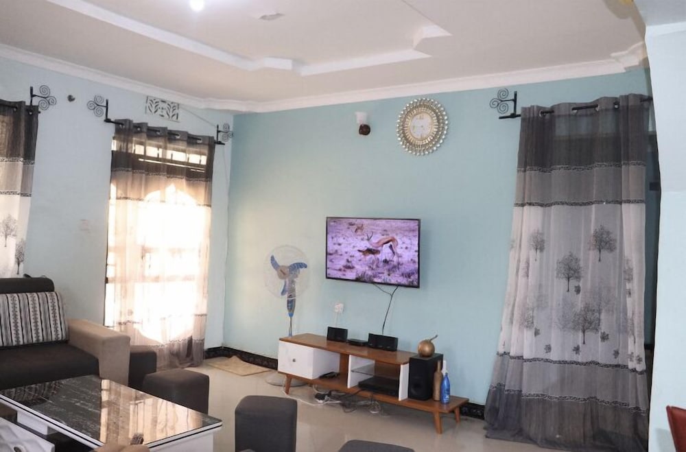 Bomang'ombe 2 room with breakfast view 4