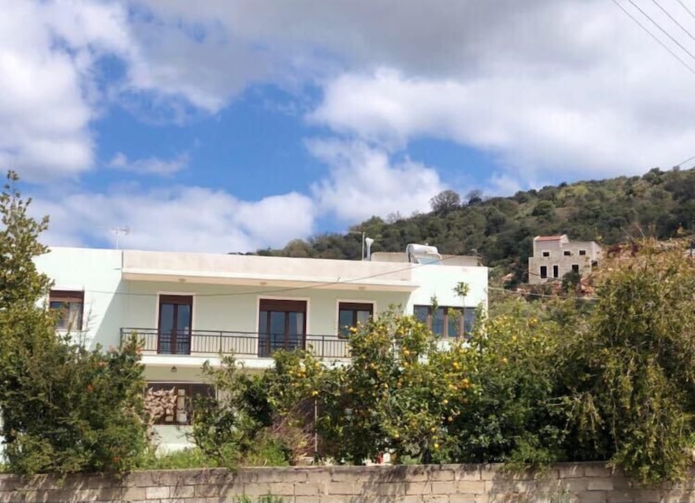 Vallias House