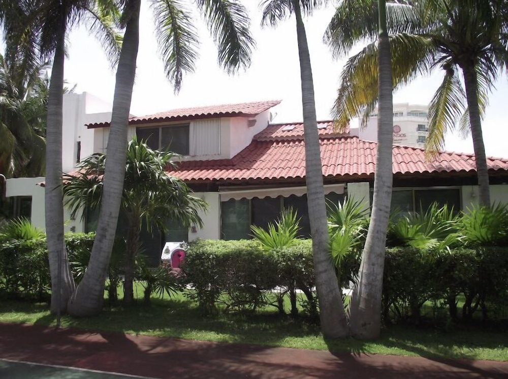 Tu Casa En Zona Hotelera a una Cuadra de la Playa