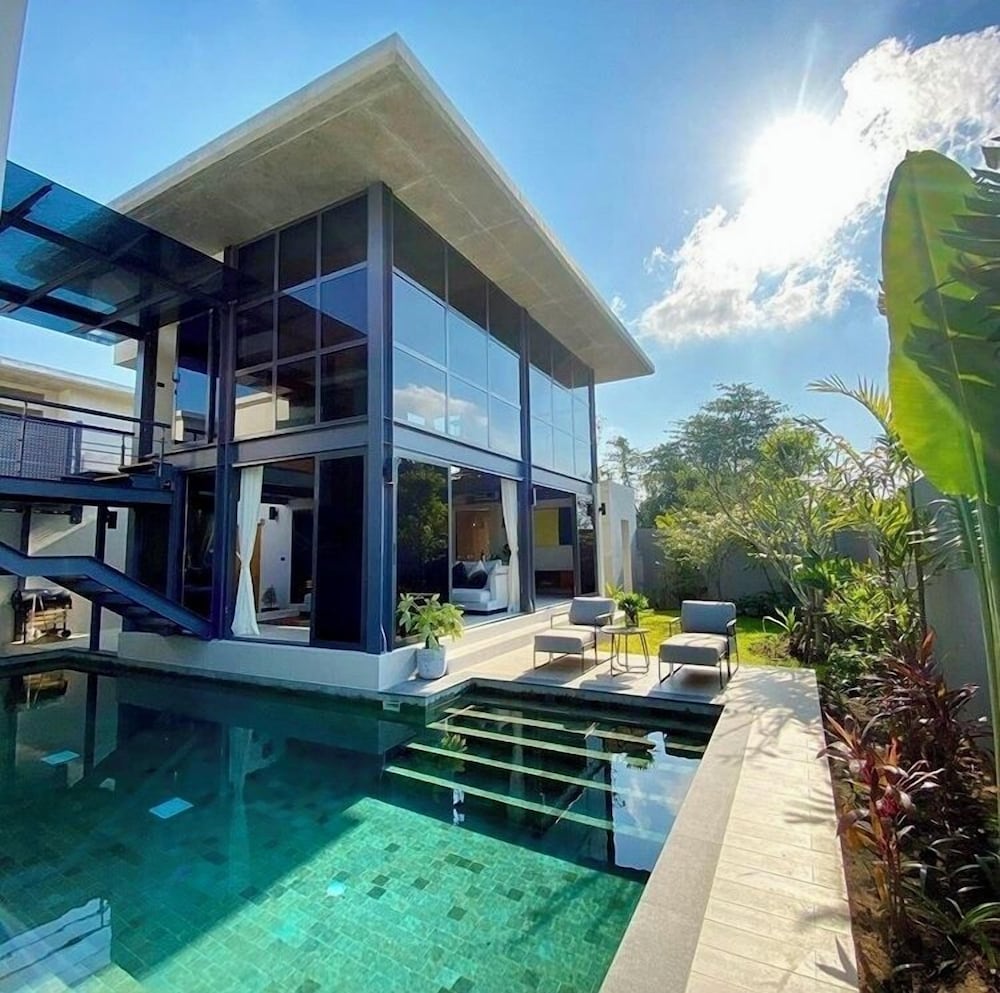 Villa Azure with Pool in Riverhouse