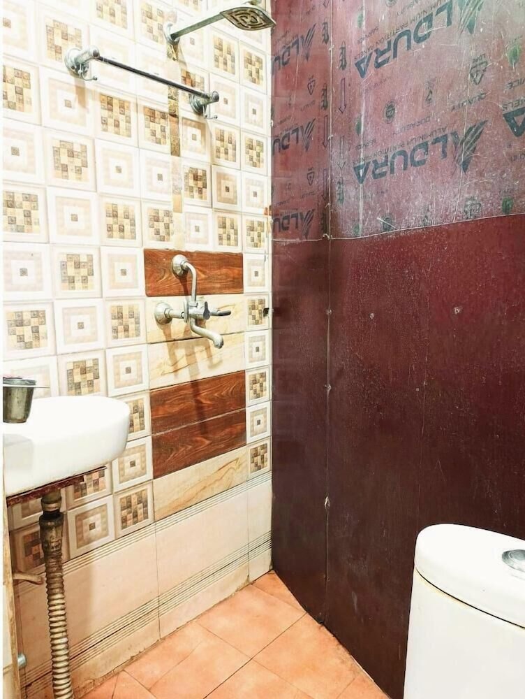 Atharv Paying Guest House