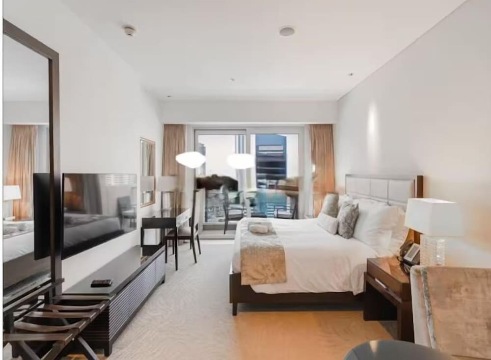 Luxury Studio with Stunning Marina & Beach Views