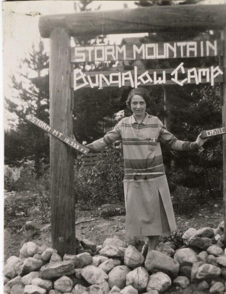 Storm Mountain Lodge Cabins & Dining