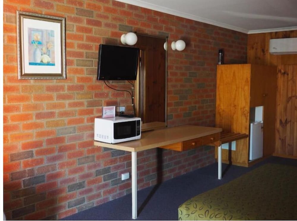 Country Road Motel